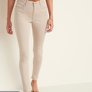 Size 8 regular rockstar skinny jeans from old navy
